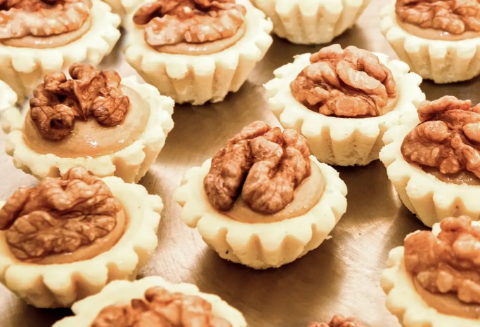 Czy czekoladowe nadzienia są bezpieczne w automatycznej produkcji ciastek?