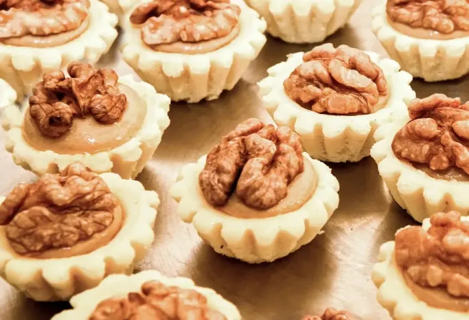 Czy czekoladowe nadzienia są bezpieczne w automatycznej produkcji ciastek?